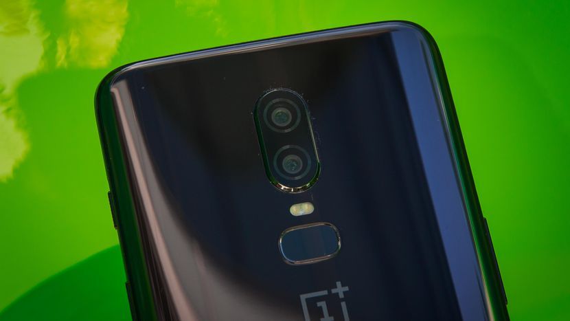 ون بلس تطلق أول هاتف 5G بمعالج سنابدراجون 855 العام القادم