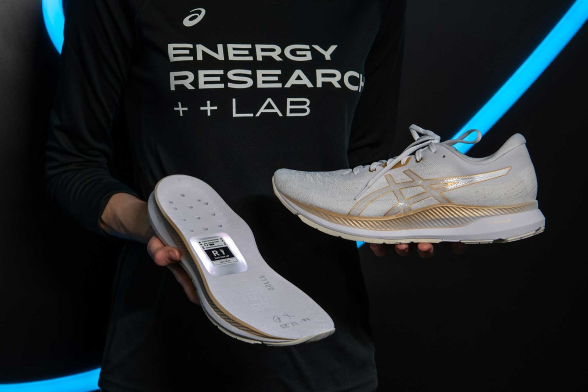 CES 2020: شركة Asics اليابانية تستعرض أول نموذج لحذاء الذكي تحت علامتها التجارية 