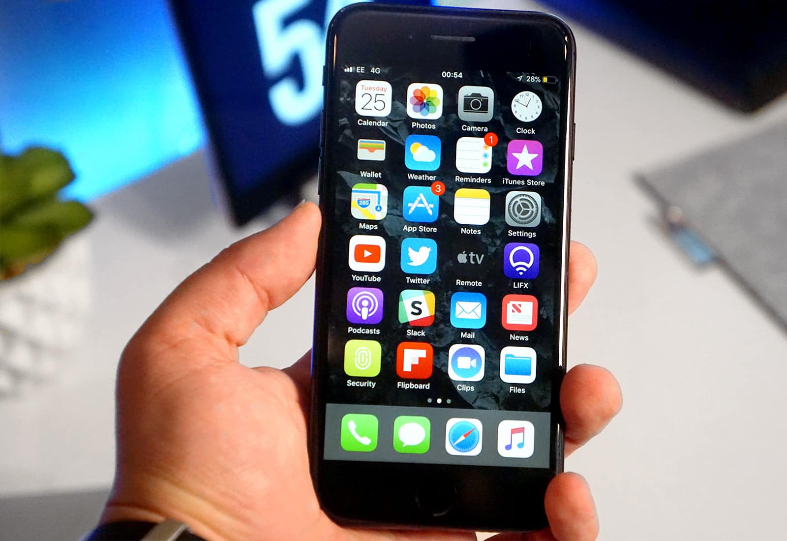 فيس بوك تحل خللاً أصاب تطبيق سبوتيفاي وعدد من التطبيقات الأخرى على iOS
