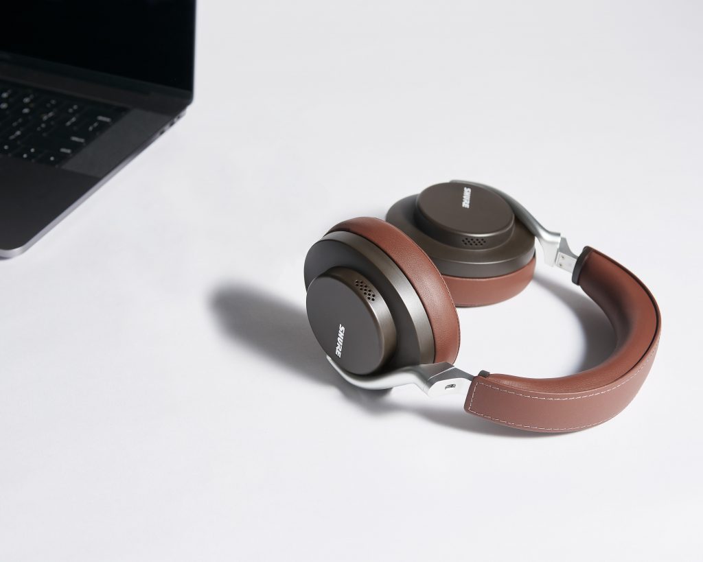 شور تطلق سماعة AONIC 50 اللاسلكية بميزة حجب الضوضاء في السعودية - Shure